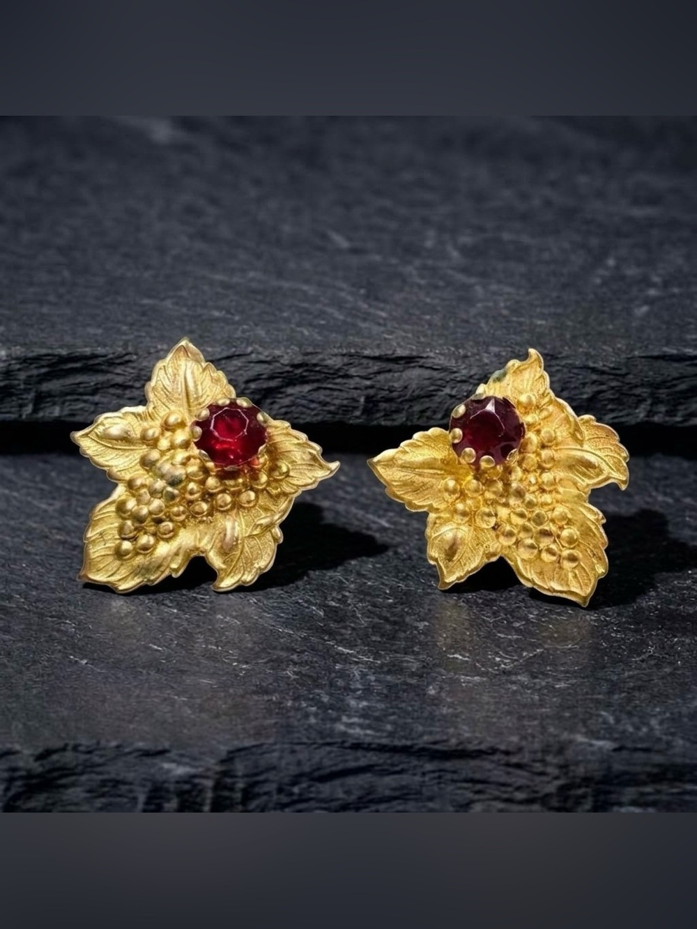 Vintage 40s Gold Tone Red Rhinestone Grape Leaf Cluster Screw Back Earrings